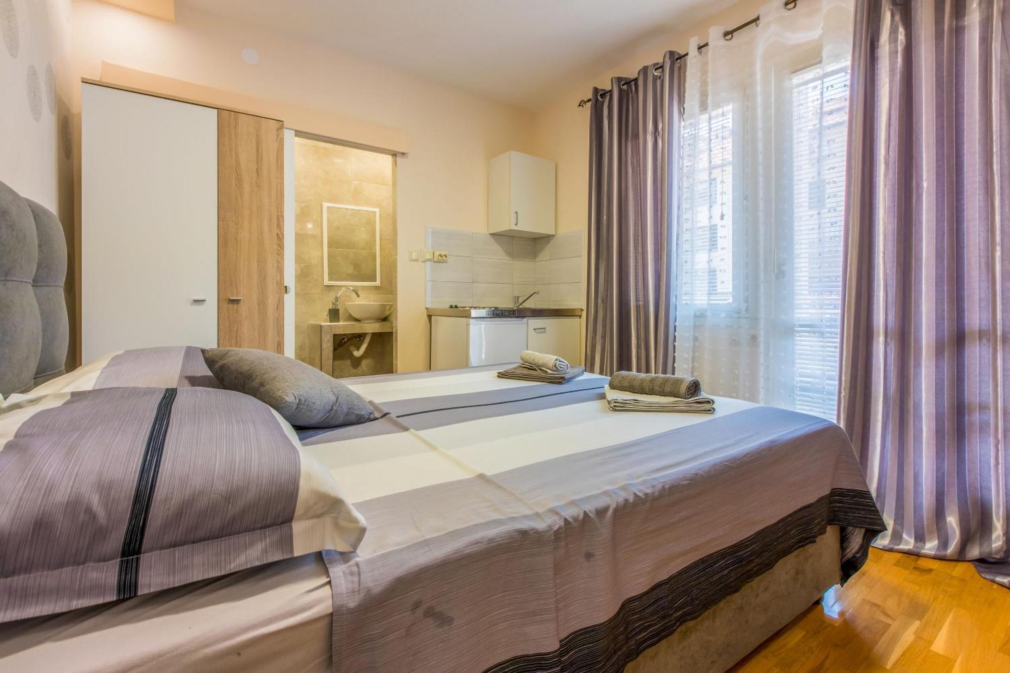 קריקווניצה Apartments And Room Art מראה חיצוני תמונה